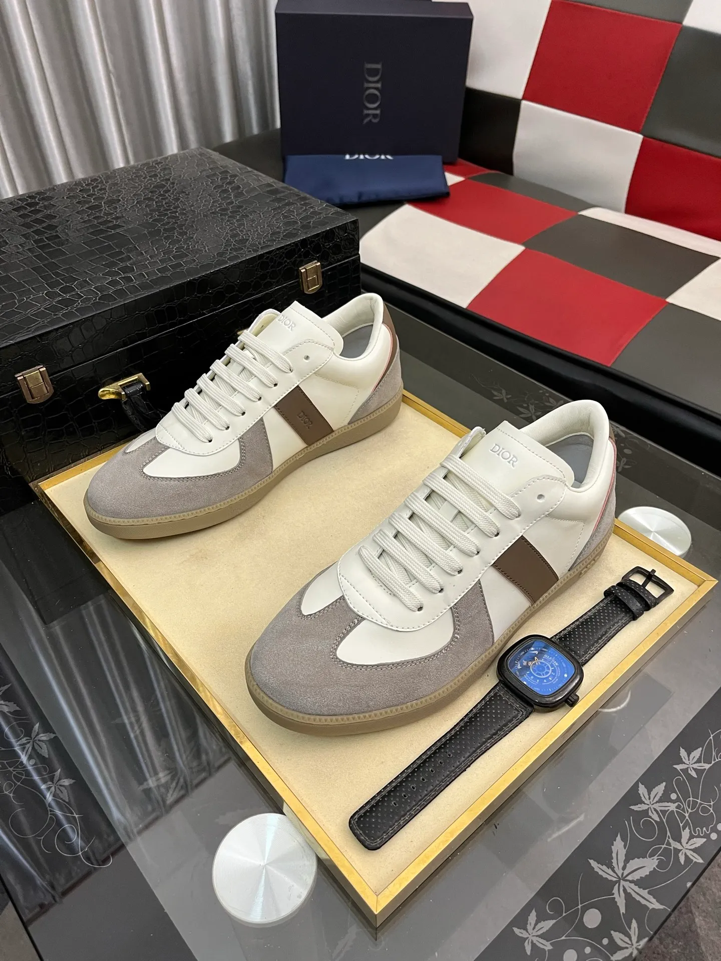 Men's shoes💰380⌚️⌚️[Dior] Dior's new men's genuine leather casual shoes, the highest version on the market, any comparison is welcome🆚! The original leather has excellent texture and is super high-end! Fetal sheep net lining imported from Italy, removable pad! Luxurious materials and fine workmanship, highly recommended! Code number: 38-44